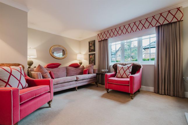 19, Henson Grove, Altrincham photo 2