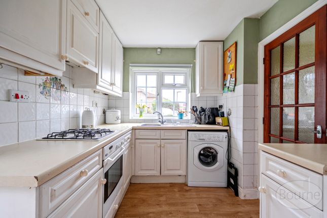 2, Cumberland Avenue, Guildford photo 4