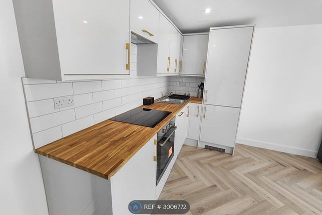 Westgate Court, Waltham Cross photo 4