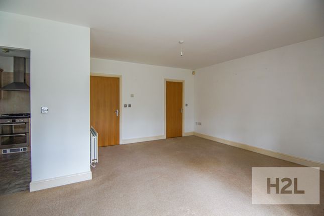 Flat to rent in Foxley Drive, Catherine-De-Barnes, Solihull