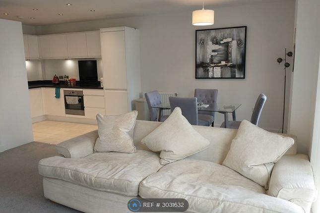 Flat, Cowan House Greenwich High Road, London photo 2