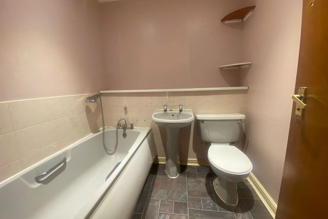 Flat 7, Dunstable photo 3