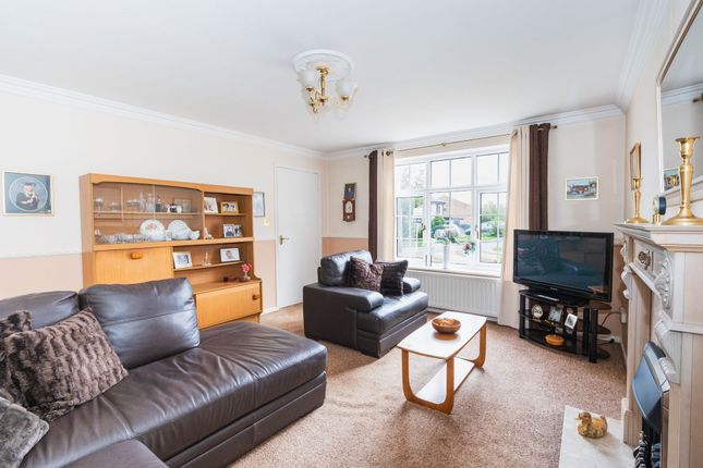 15 Trenton Close, Sheffield photo 2
