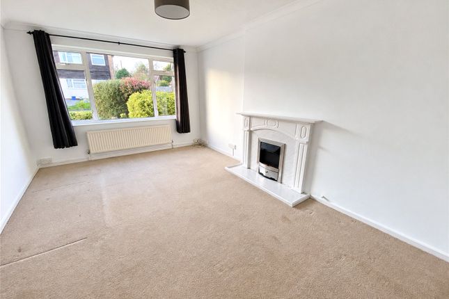 11, Wentworth Close, Farnham photo 3