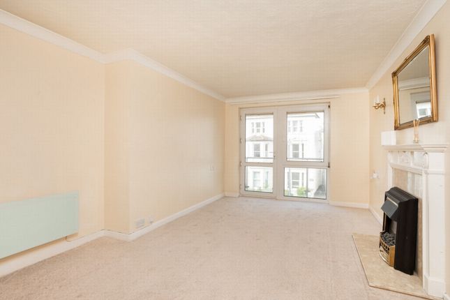 34 Captains Court, Stde Street, Hythe photo 2