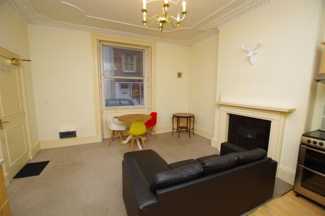 Flat to rent in Wood Street, Old Town, Swindon