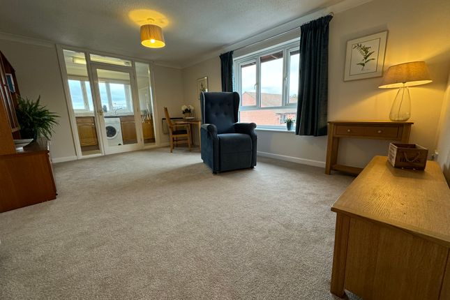 22, Victoria Court, Biggleswade, Beds photo 2