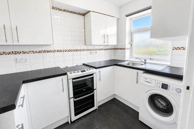 5, Elderberry Close, Luton photo 4