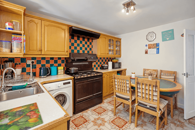 66, Stellman Close, LONDON photo 4