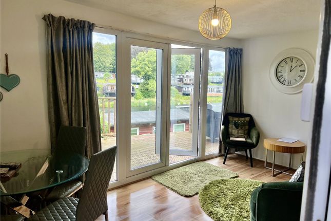 Chalet 93,, Glan Gwna Holiday Park, Caernarfon photo 3
