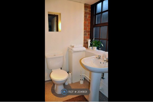 Thumbnail Room to rent in Carlton House, Stoke-On-Trent