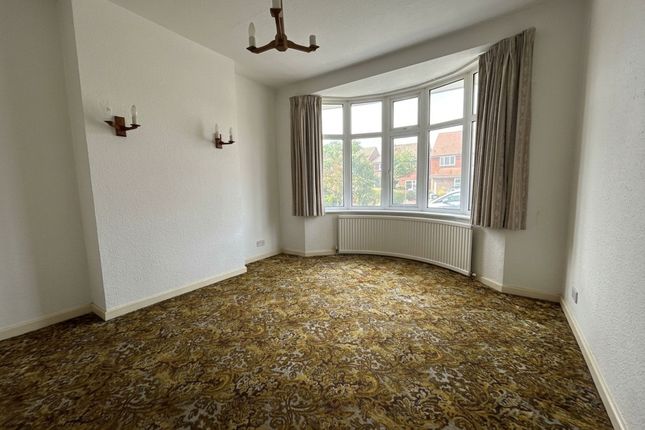 15 Thurmaston Lane, Leicester photo 3
