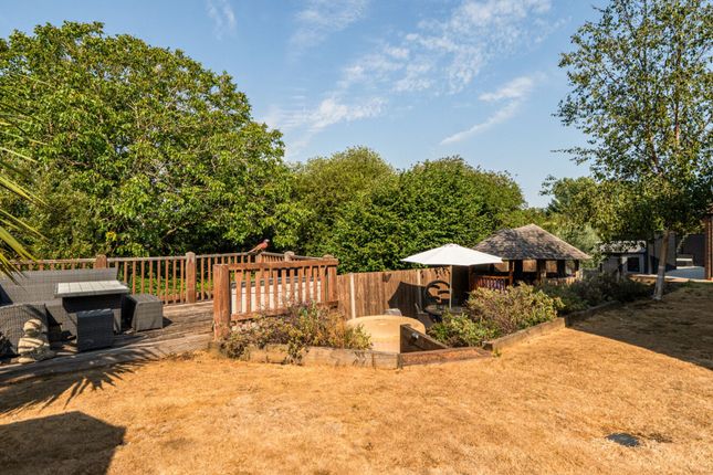 2 Stanhorn Grove, Bognor Regis photo 4