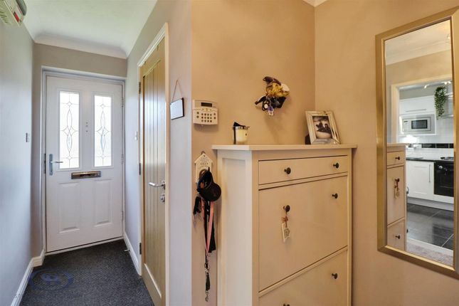 10, Wakefield Close, Crewe photo 4