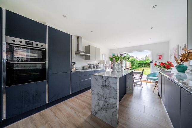 5, Broadwell Road, Farnham photo 4