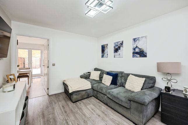 74, Morris Drive, Swansea photo 3
