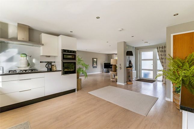 Calm Waters, 7, Mayflower Close, Hampshire photo 4