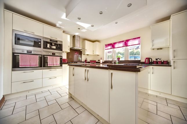 95 Castle Hill Road, Wigan photo 3