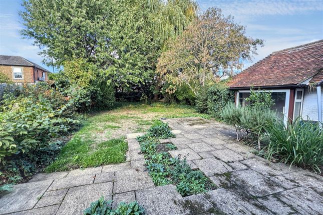 11, Lower Manor Road, Farncombe photo 4