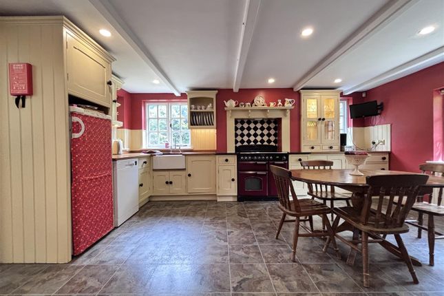 2 Corner Cottages, West Chiltington Lane, Billingshurst photo 4