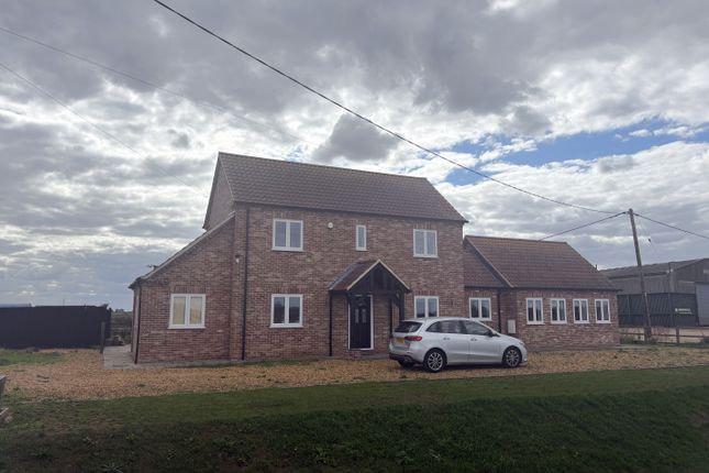 4-bed detached on 537, MARCH, £2,100/mo