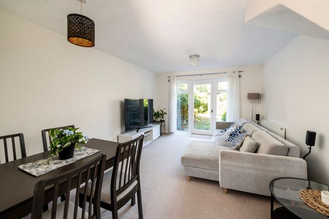 33 Wordsworth Mead, Redhill photo 5