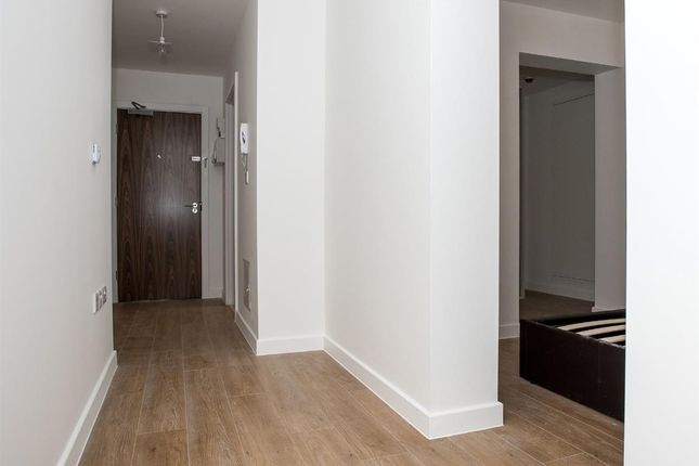 Flat 211 Portcullis House, Platform Road, Southampton photo 3