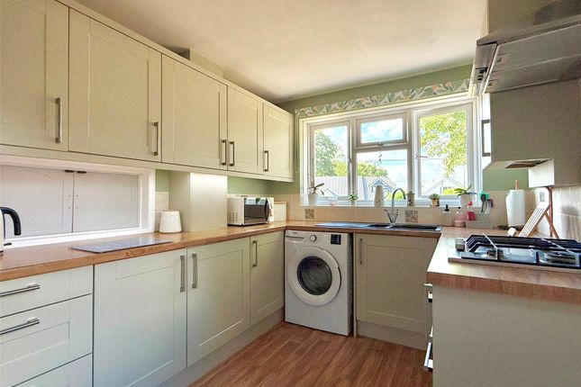 8, Cross Close, Barnstaple photo 3