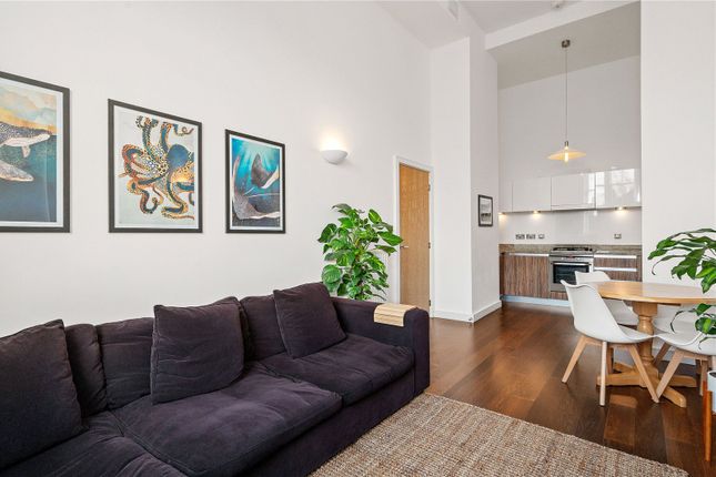 Flat to rent in Ecclesbourne Road, Canonbury, Islington, London