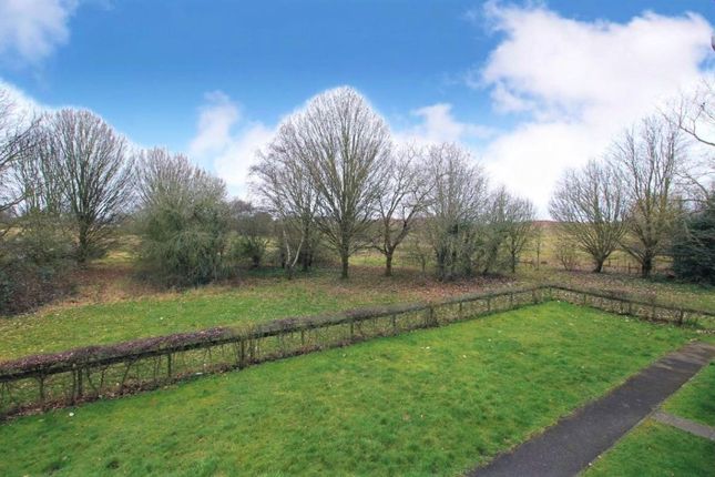 43, Swan Way, Fleet photo 2
