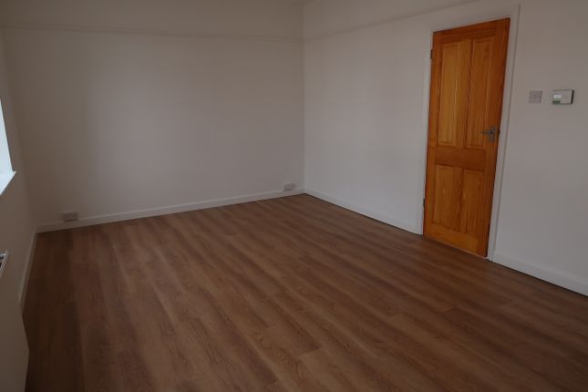 602, Greenford Road, Greenford photo 4