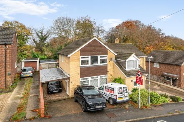 3-bed house on 48, Greenway, Chesham, £475,000