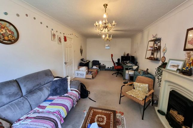 14, Forest Oak Close, Cardiff photo 4