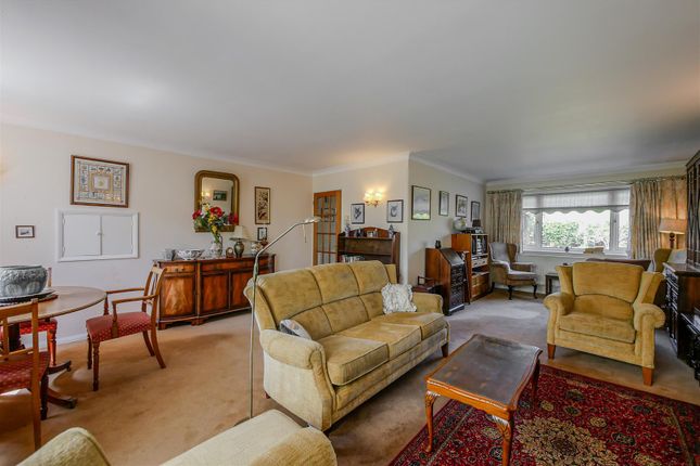 14, Plough Close, Shillingford photo 3