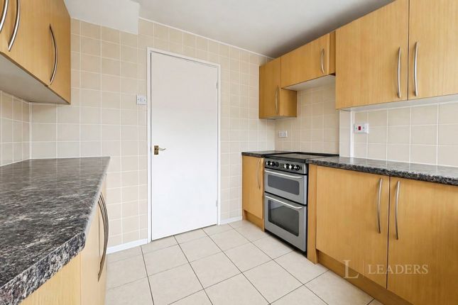 158, Deptford Crescent, Nottinghamshire photo 4