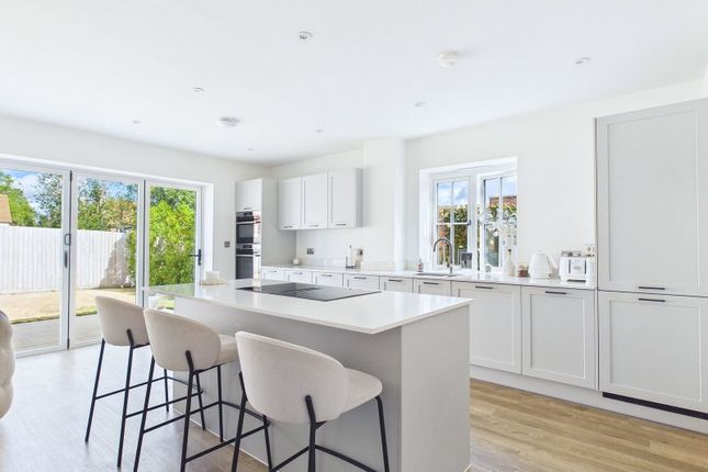11, Killingdown Farm Way, Croxley Green photo 2