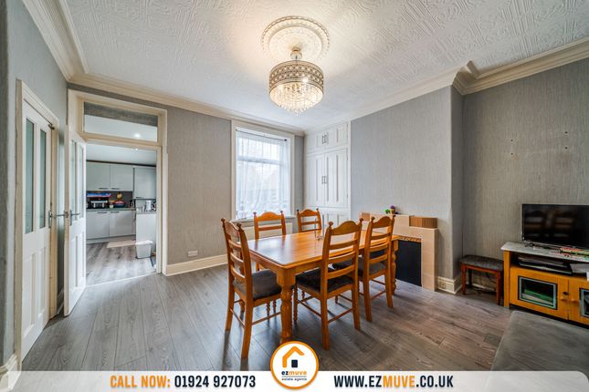 402 Blackmoorfoot Road, Huddersfield photo 4