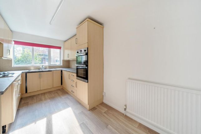 End terrace house for sale in Oaktree Close, Colden Common, Winchester