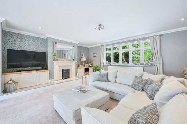 Cranford, Wonford Close, Walton On The Hill photo 4