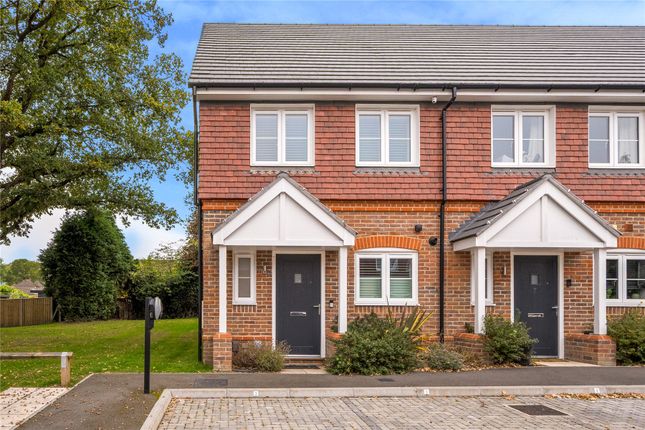 2-bed house on 5, Hawthorn Road, Chertsey, £450,000