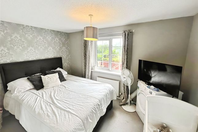 68, St. Helens Avenue, West Midlands photo 4