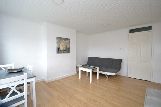 Flat 1, 11th floor, 12, Dobbies Loan Place, Glasgow photo 3