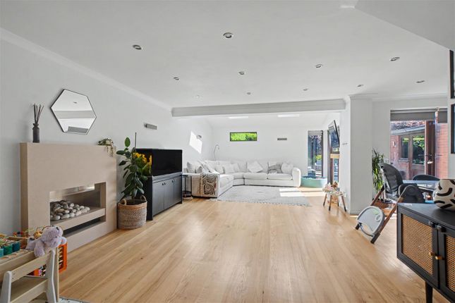 1, Barleydale Drive, Nottingham photo 4