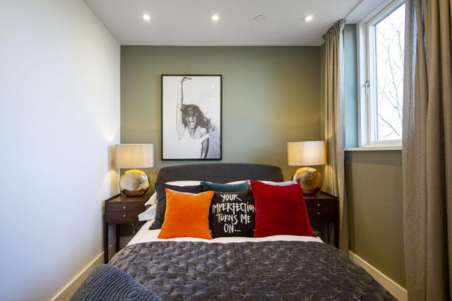 Town house for sale in Highfield Hill, London