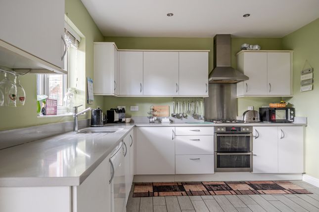 3, Bourne Way, Burbage photo 4