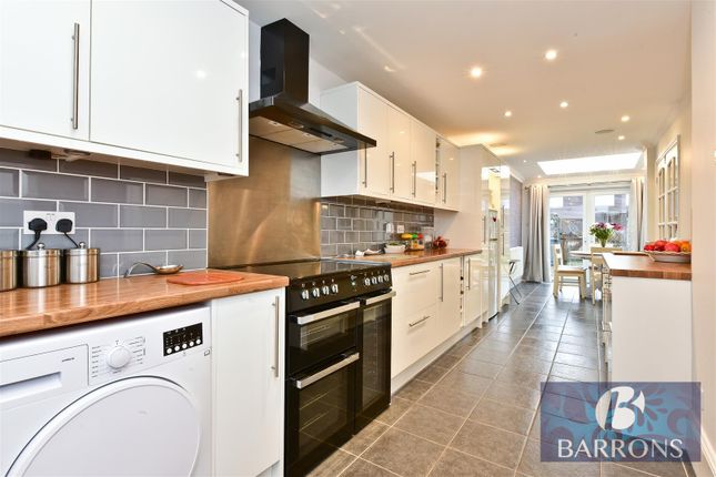 155, Wheatcroft, Cheshunt photo 3