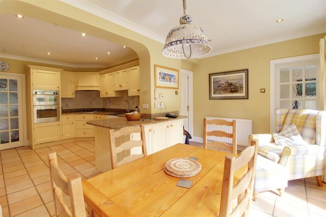14, The Grove, Brookmans Park photo 4