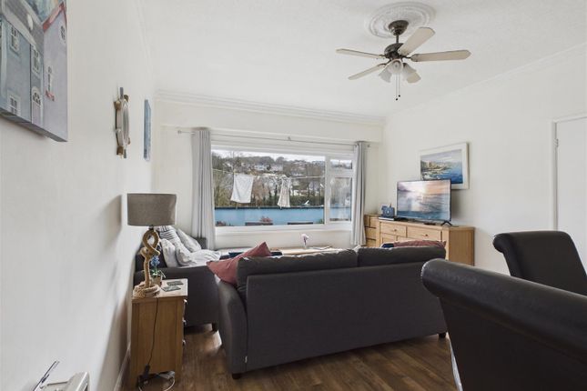 Flat 2, Harbour Court, Saundersfoot photo 2