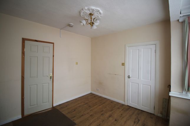 41 Whistler Gardens,, Queensbury, Edgware photo 4