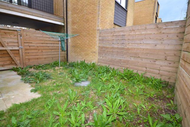 Link-detached house for sale in Bishop Avenue, Hastings